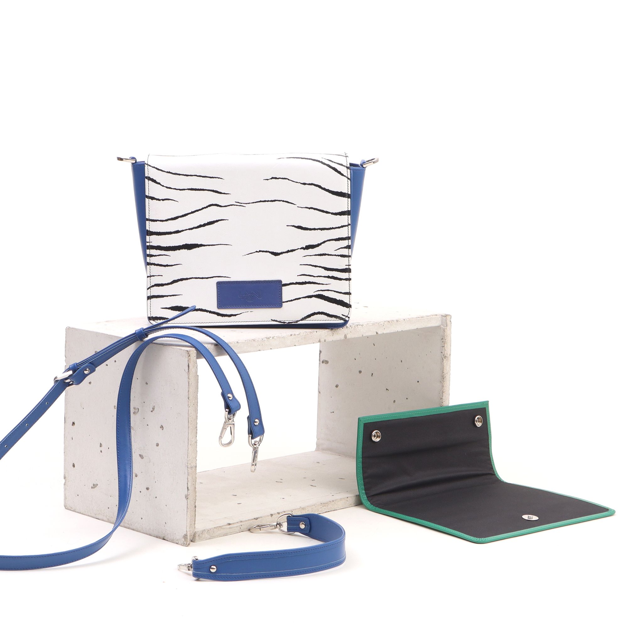 2065 2FVK - CSEREFEDELES TÁSKA - KÉZIFOGÓS, 2 FEDÉLLEL